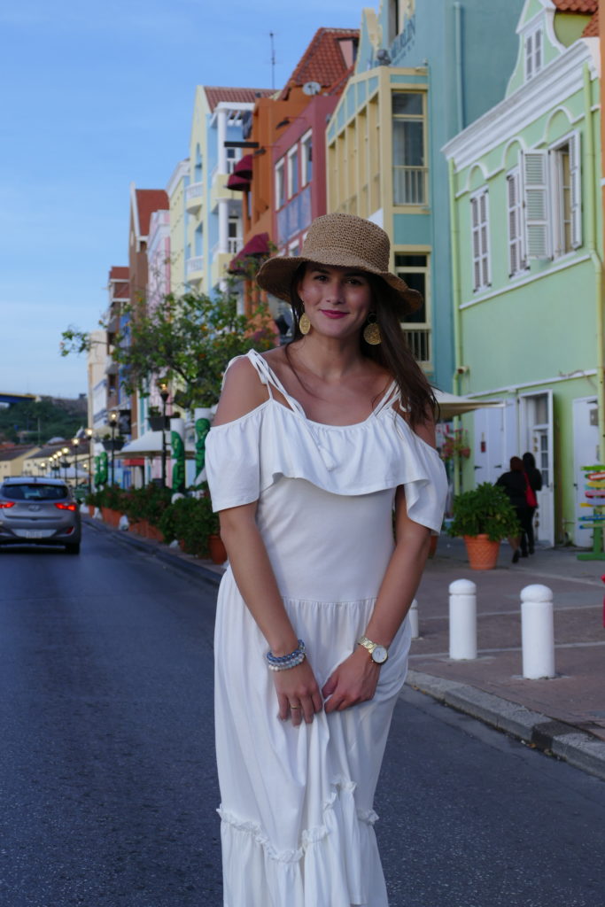 fashion blogger, style blogger, travel blogger in curacao